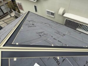 横浜市神奈川区にて屋根修理〈ディプロマットスターへのカバー工法〉